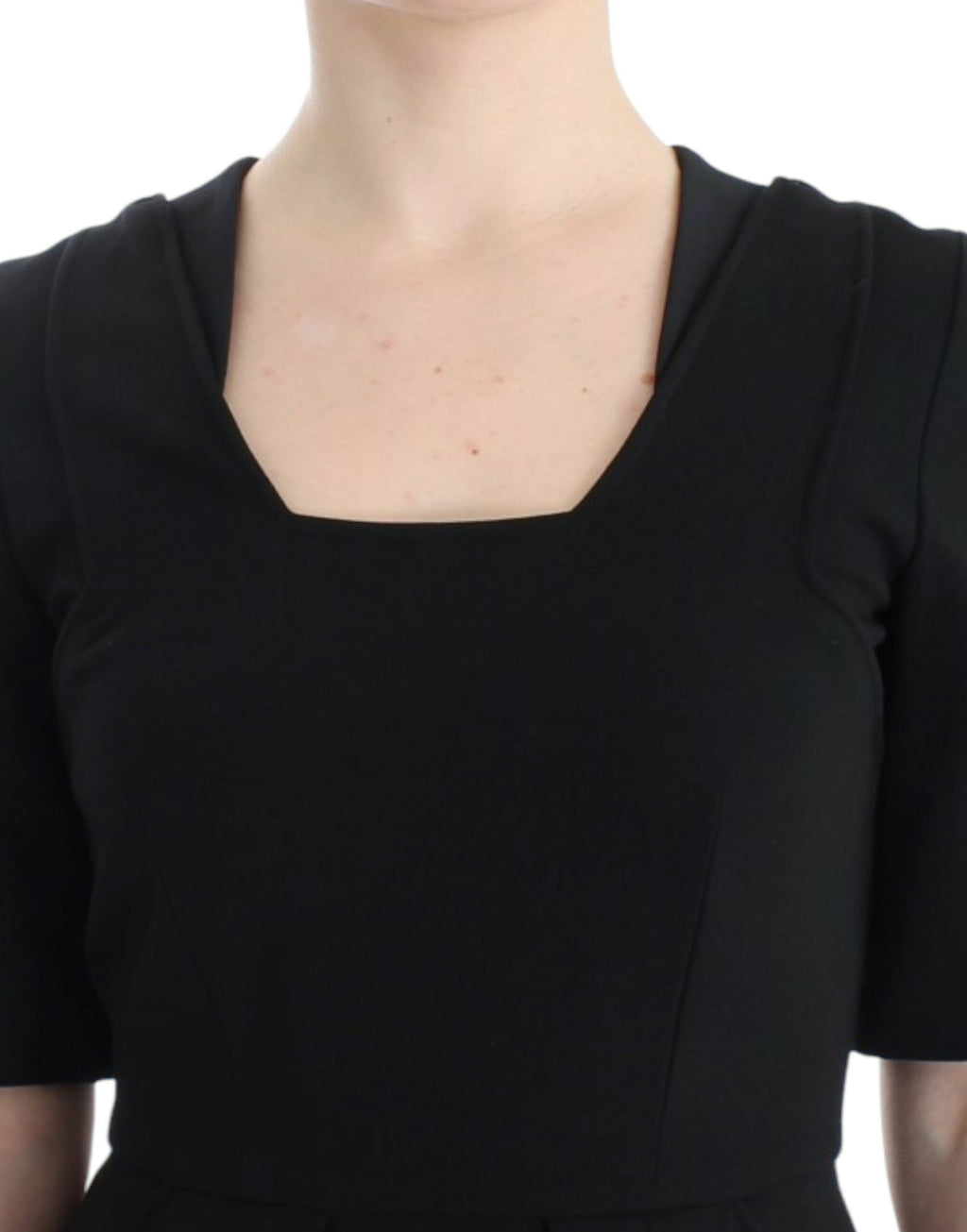 CO|TE Schwarzes kurzärmliges Venuskleid
