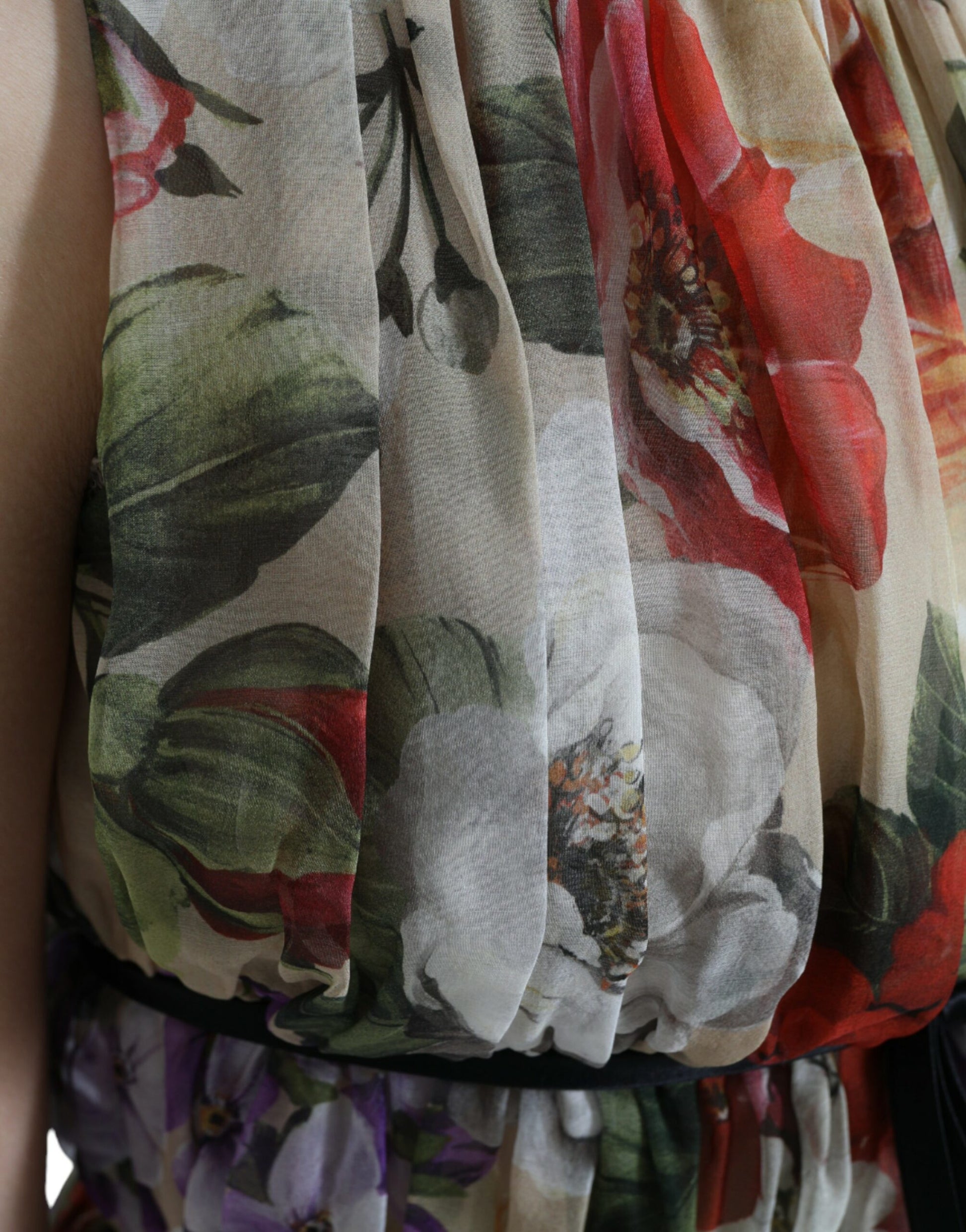 Dolce & Gabbana Beige Short for Women additional view