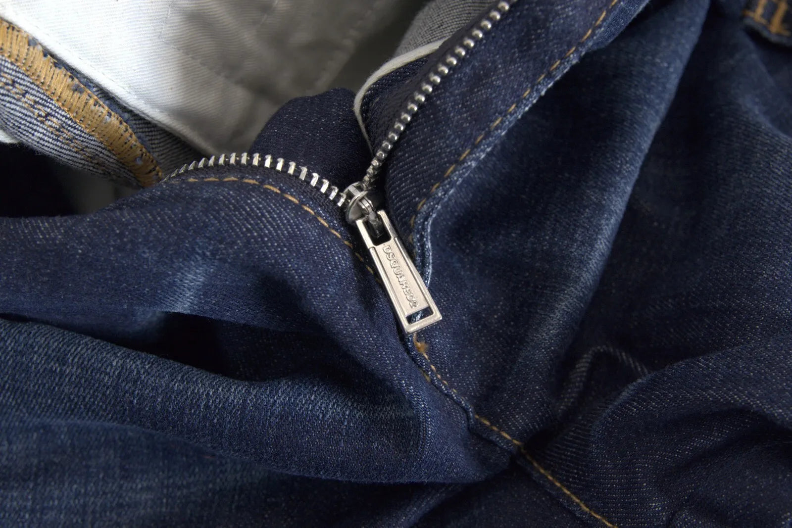 Dsquared² Blue Relaxed Fit Jeans for Women additional view