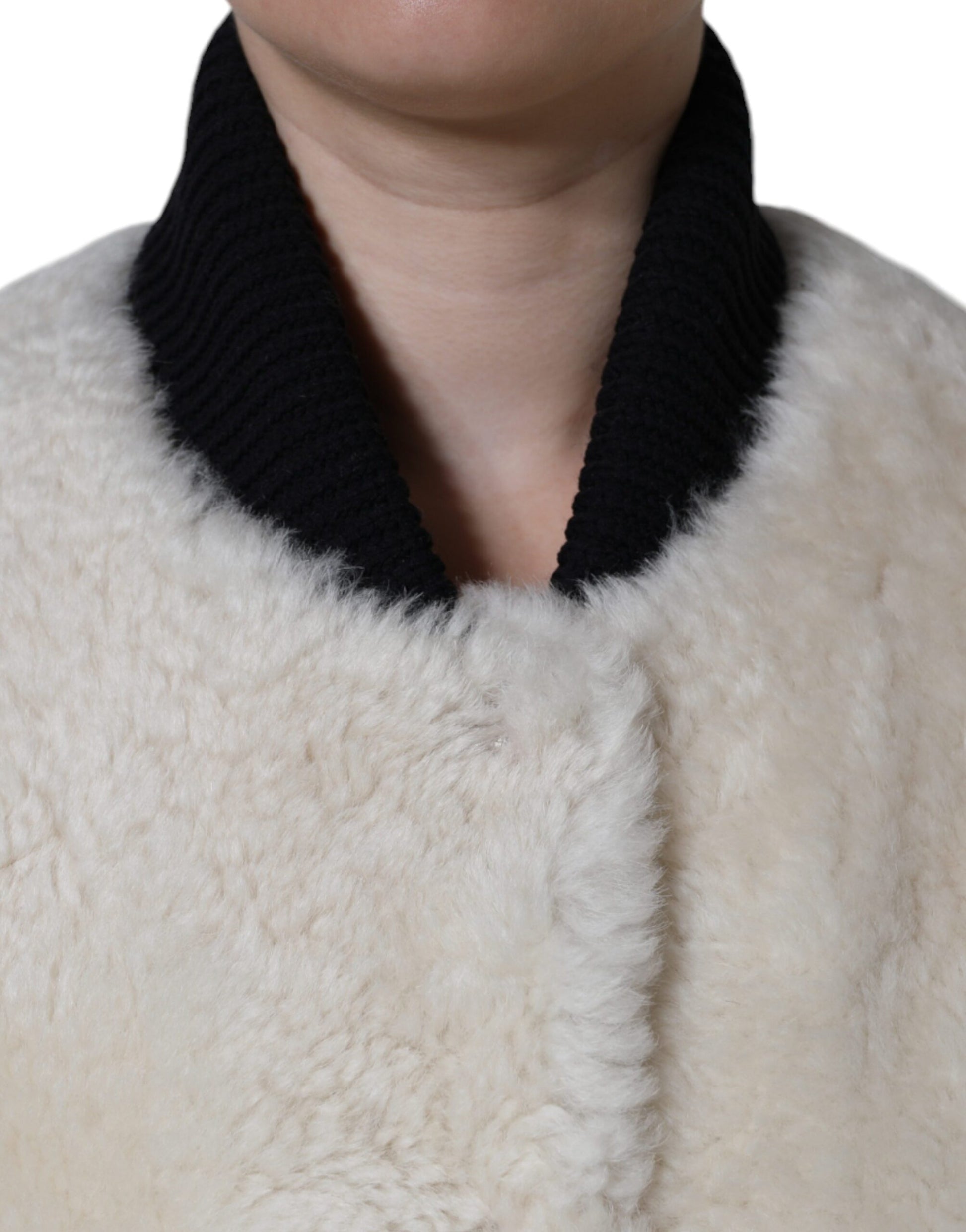 Burberry White Sleeveless Jacket for Women additional view