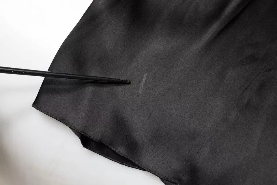 Emporio Armani Schwarzes Satin-Wickelkleid mit langen Ärmeln und Minirock