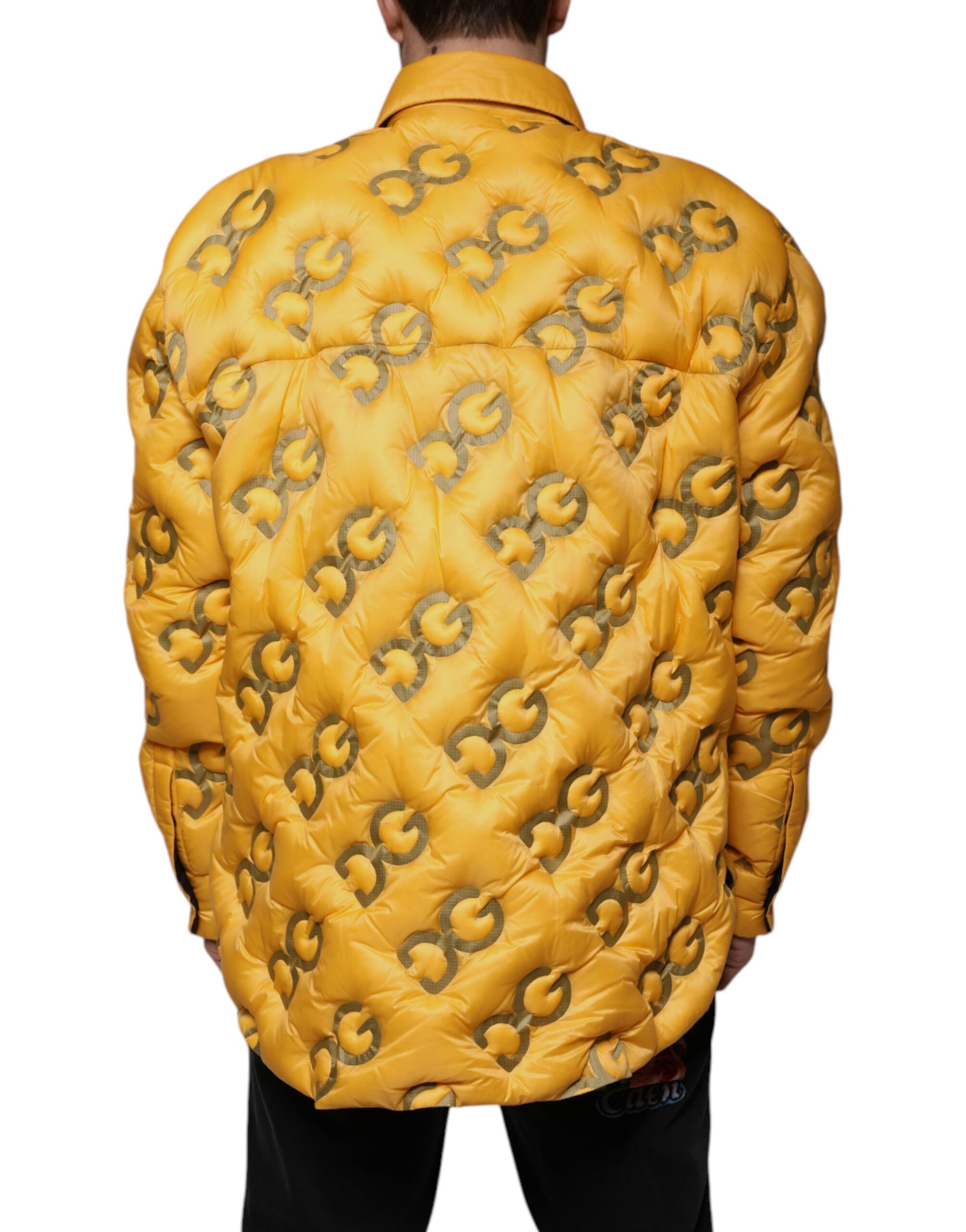 Blouson matelassé boutonné Dolce & Gabbana avec logo jaune