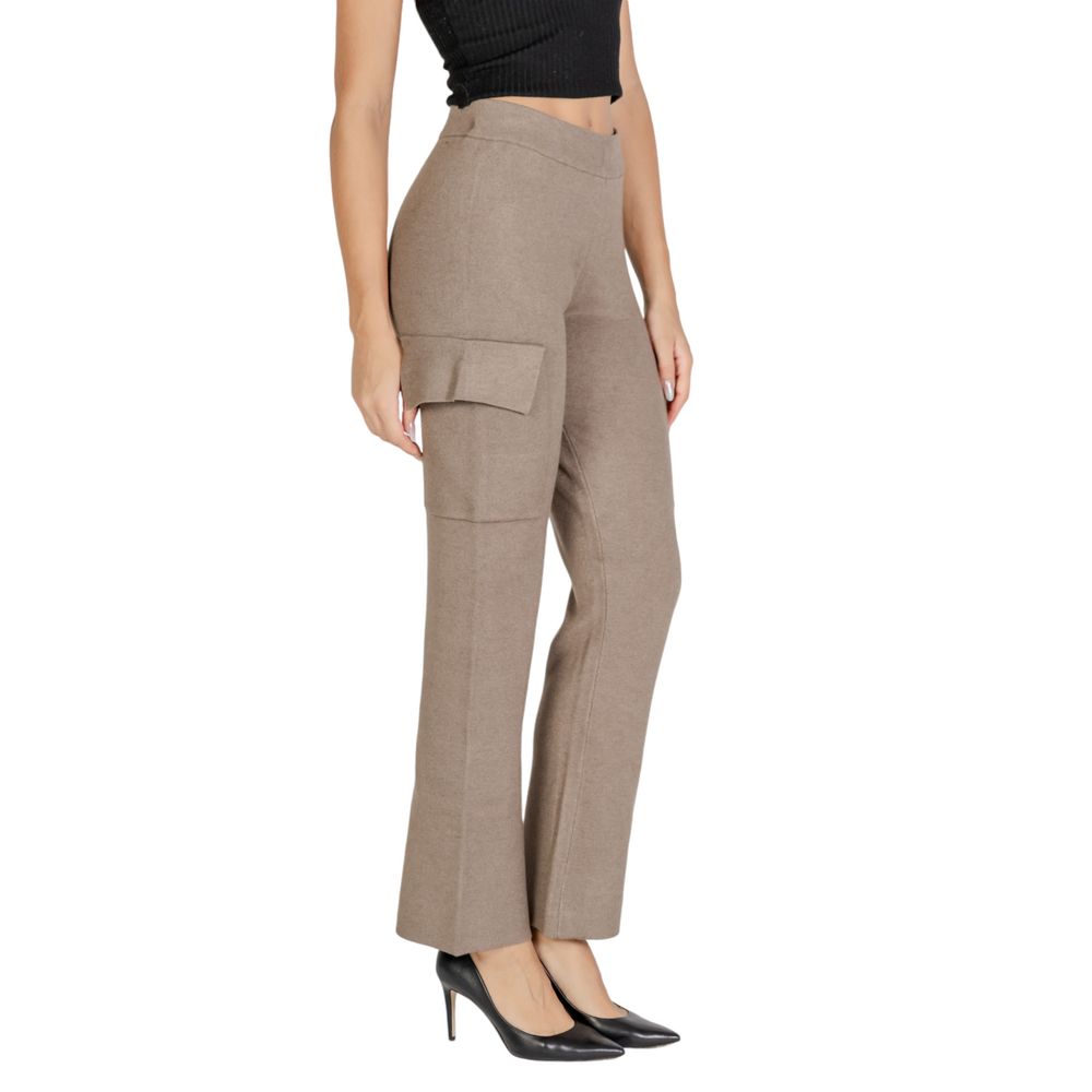 Vila Clothes Beige Cargo Pants for Women detail view