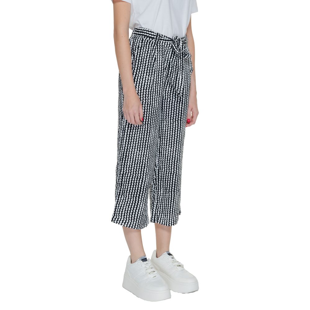 Only Black Cropped Pants for Women side view