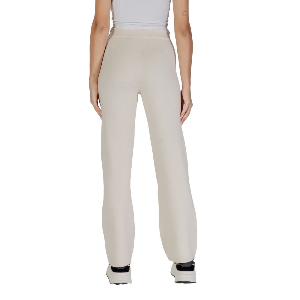 Pantalon décontracté Vero Moda en viscose crème