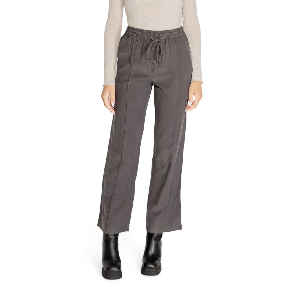 Jacqueline De Yong Grey Casual Pants for Women detail view