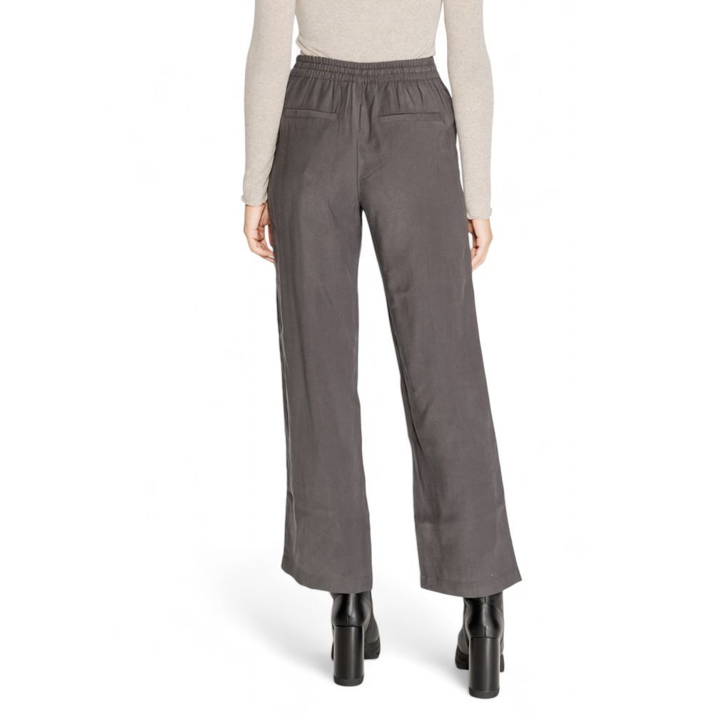 Jacqueline De Yong Grey Casual Pants for Women side view