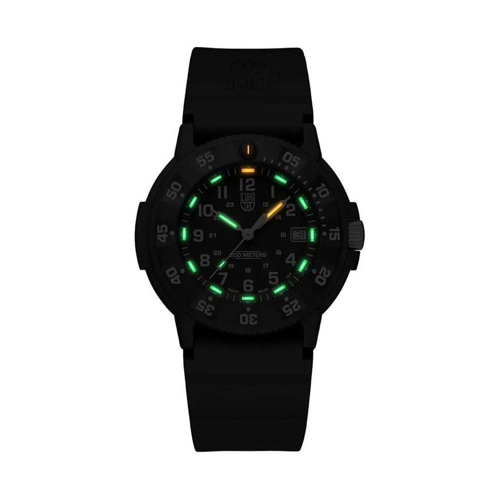 Luminox – Schwarze Kautschukuhr