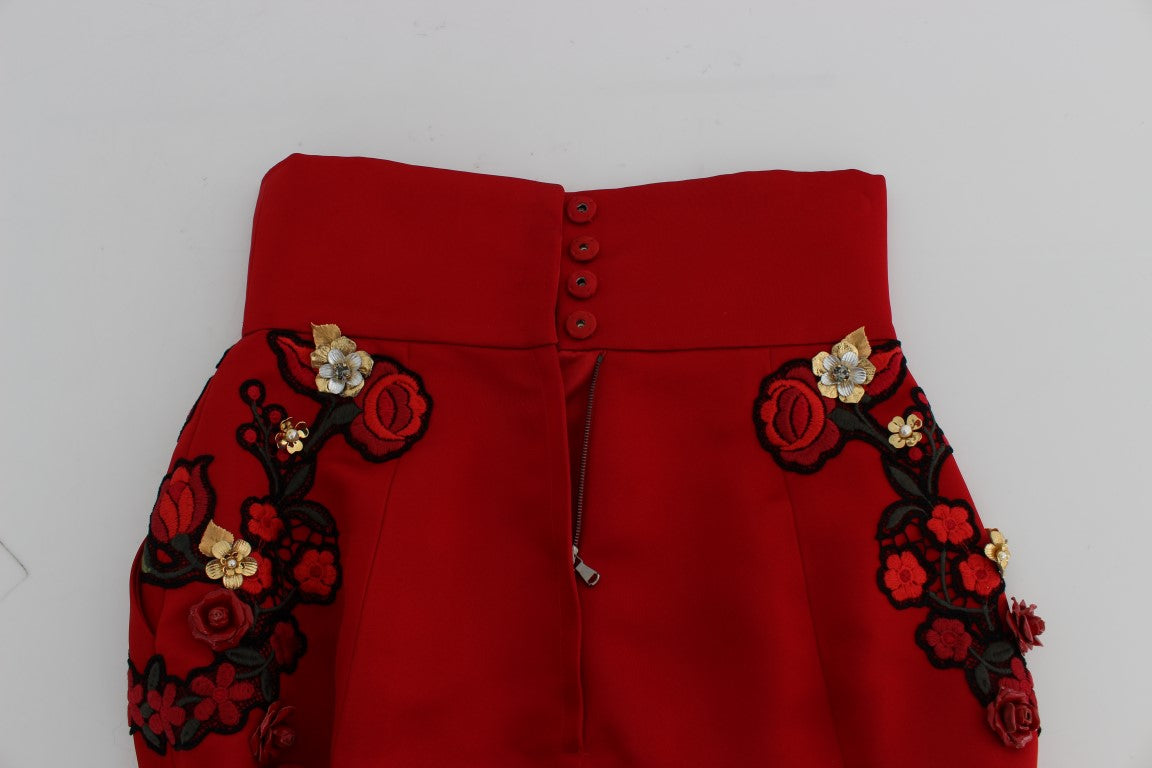 Short en soie rouge Dolce & Gabbana avec roses en cristal