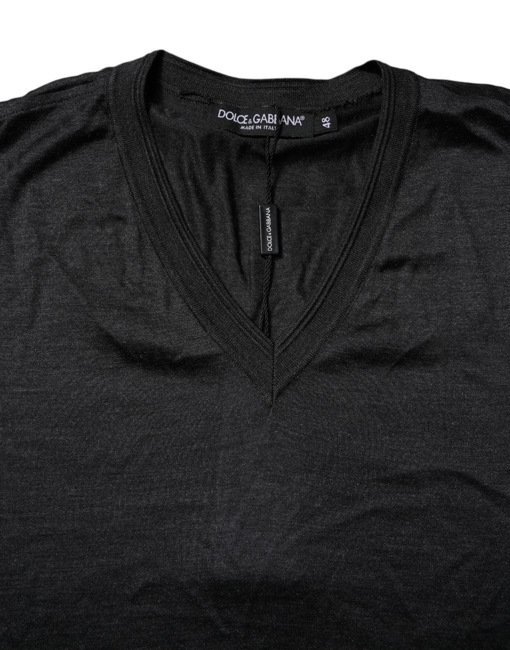 T-shirt Dolce & Gabbana gris foncé en soie à col en V et manches courtes