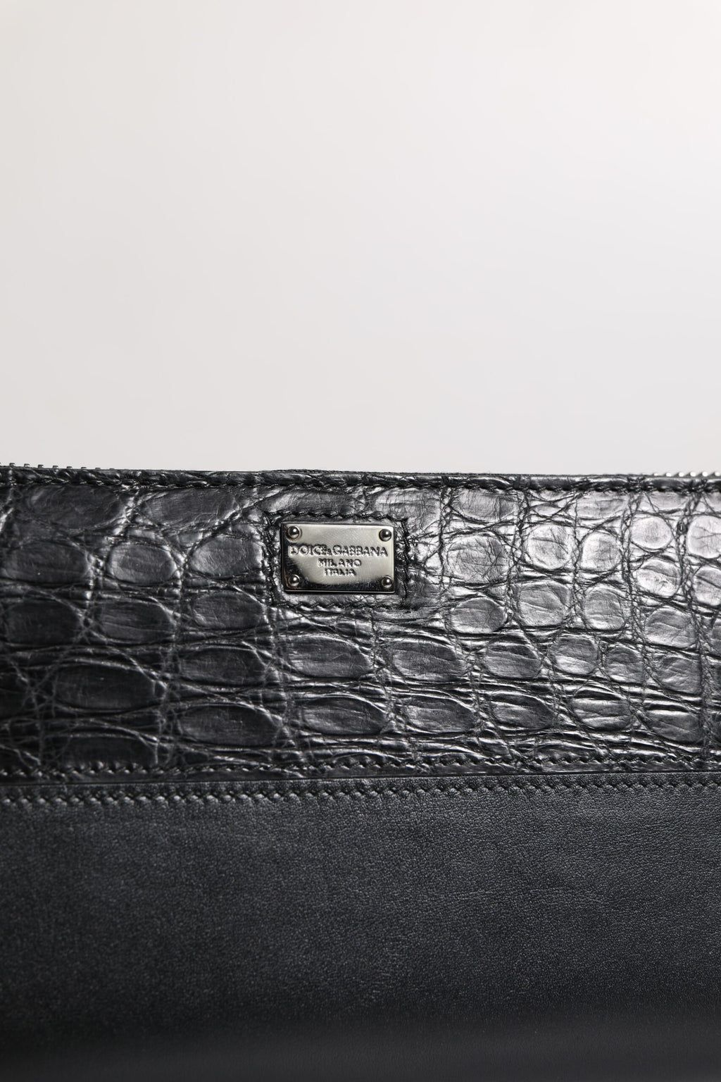 Portefeuille Continental zippé Dolce & Gabbana en cuir noir avec plaque logo