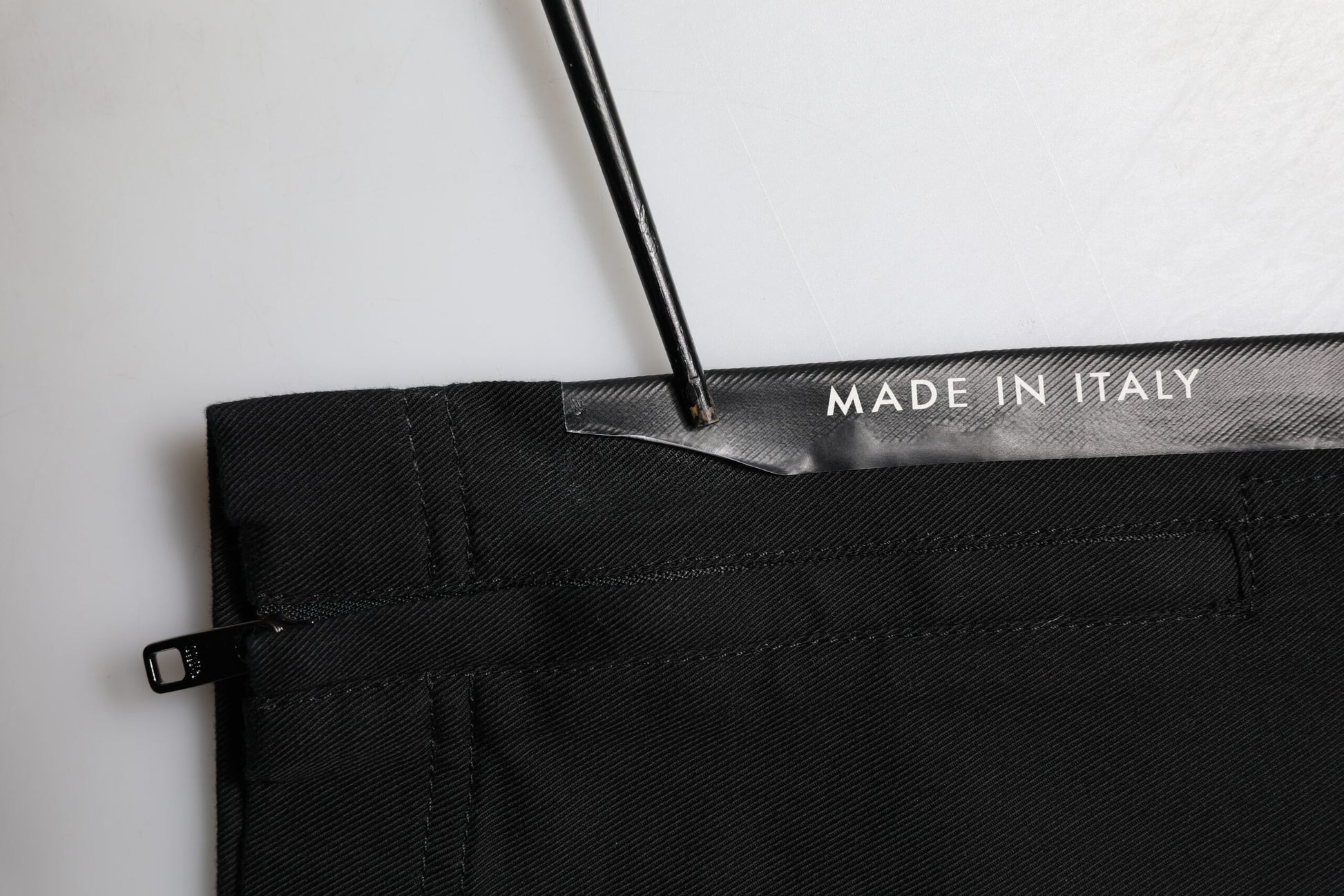 Pantalon court de cérémonie Dolce & Gabbana en coton noir pour homme