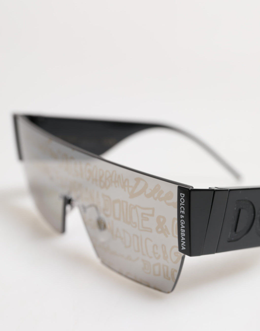 Dolce &amp; Gabbana Sonnenbrille mit schwarzem Metallrahmen und DNA-Graffiti-Motiv DG2233