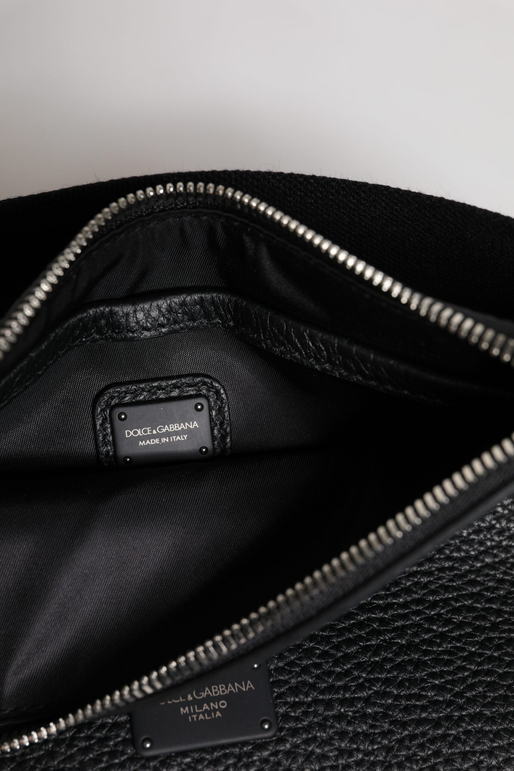 Dolce &amp; Gabbana – Gürteltasche aus schwarzem Leder mit Logoprägung