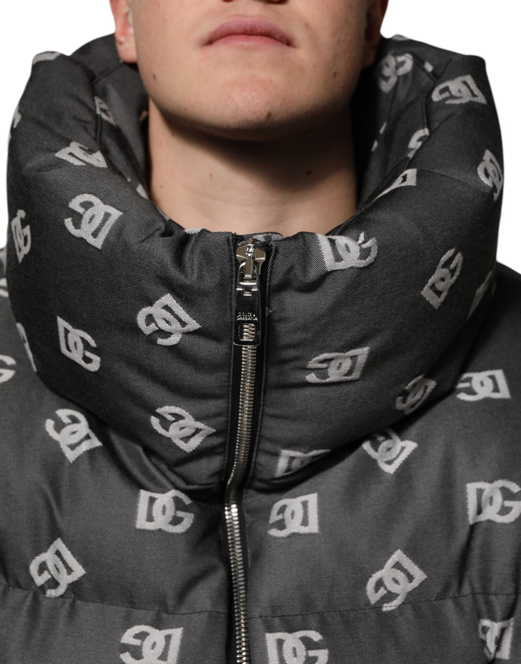 Doudoune homme Dolce & Gabbana noire DG Monogram entièrement zippée