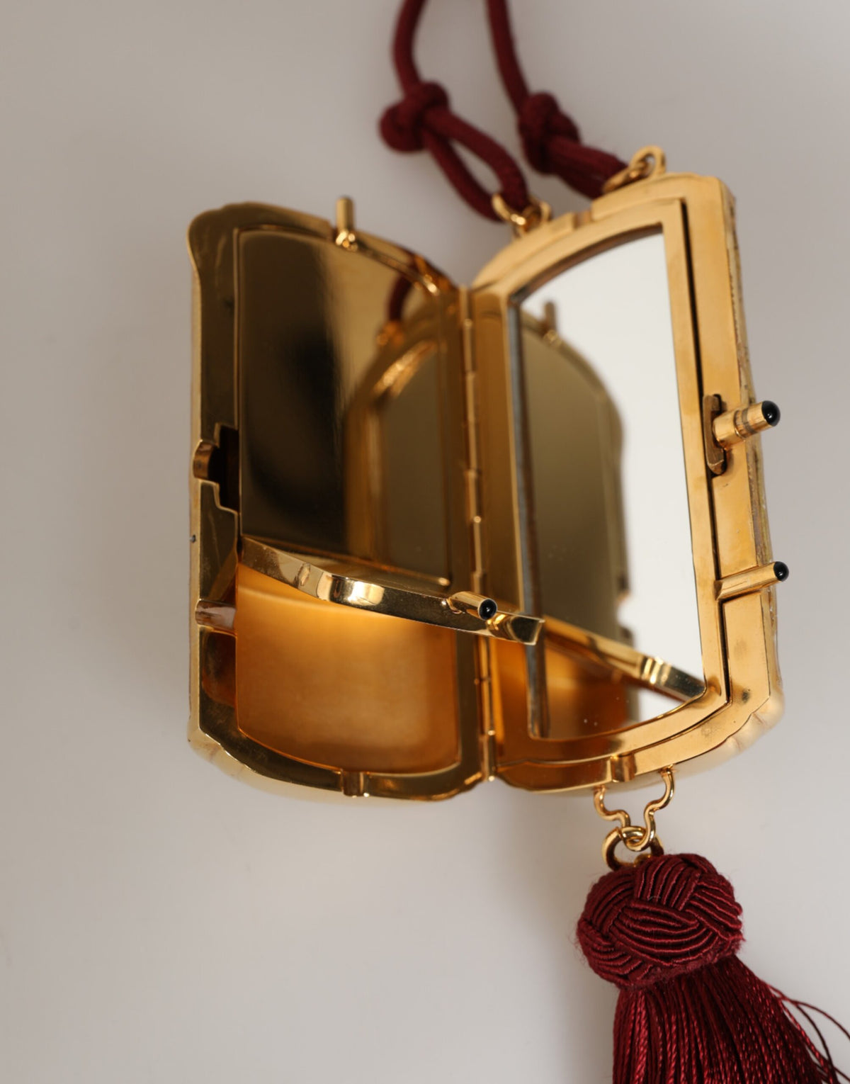 Dolce & Gabbana Weiße Resin Goldfarbene Metall-Umhänge-Mini-Handtasche mit Quaste
