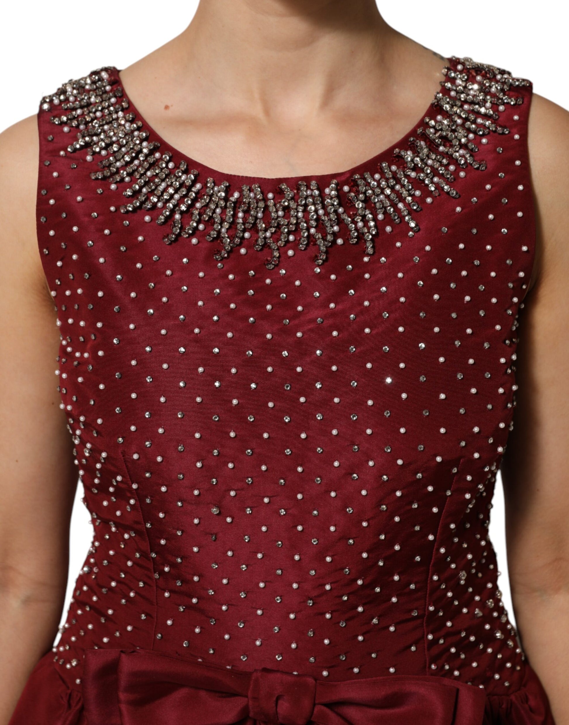 Robe de soirée Dolce & Gabbana en soie bordeaux brodée de perles