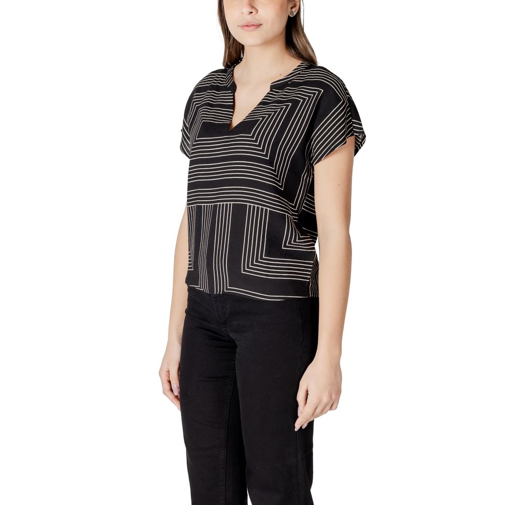 Jacqueline De Yong Black T-Shirts for Women side view