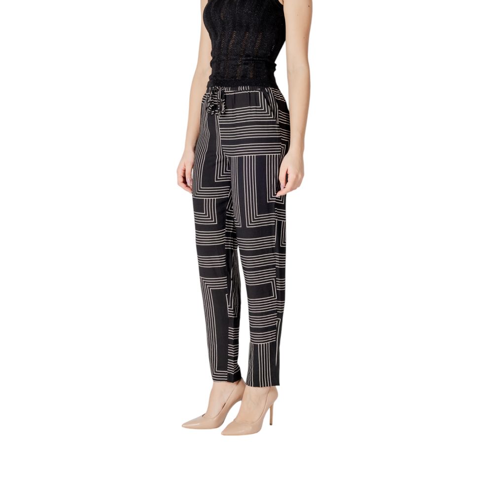 Jacqueline De Yong Black Pants for Women detail view