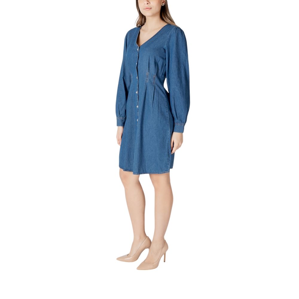 ICHI Blue Short for Women detail view