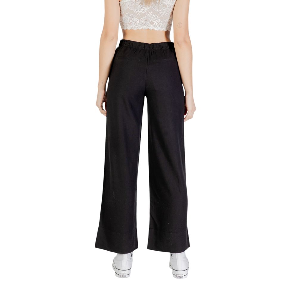 Pantalon noir en viscose uniquement