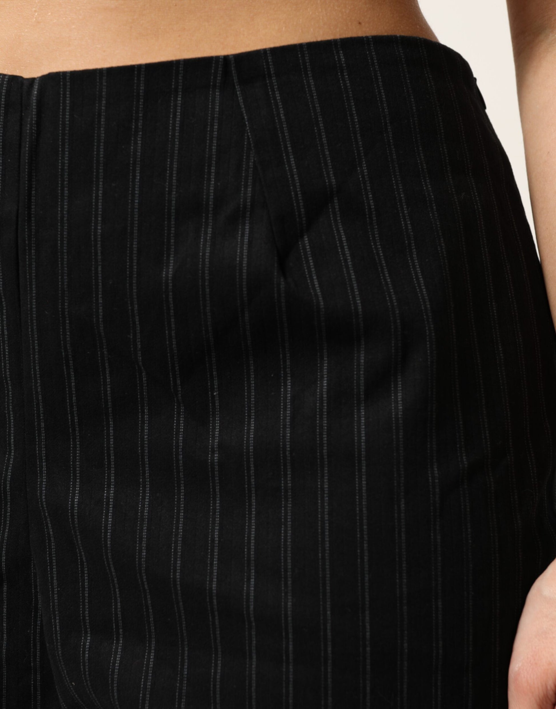 Pantalon droit BENCIVENGA en laine mélangée noire à rayures fines