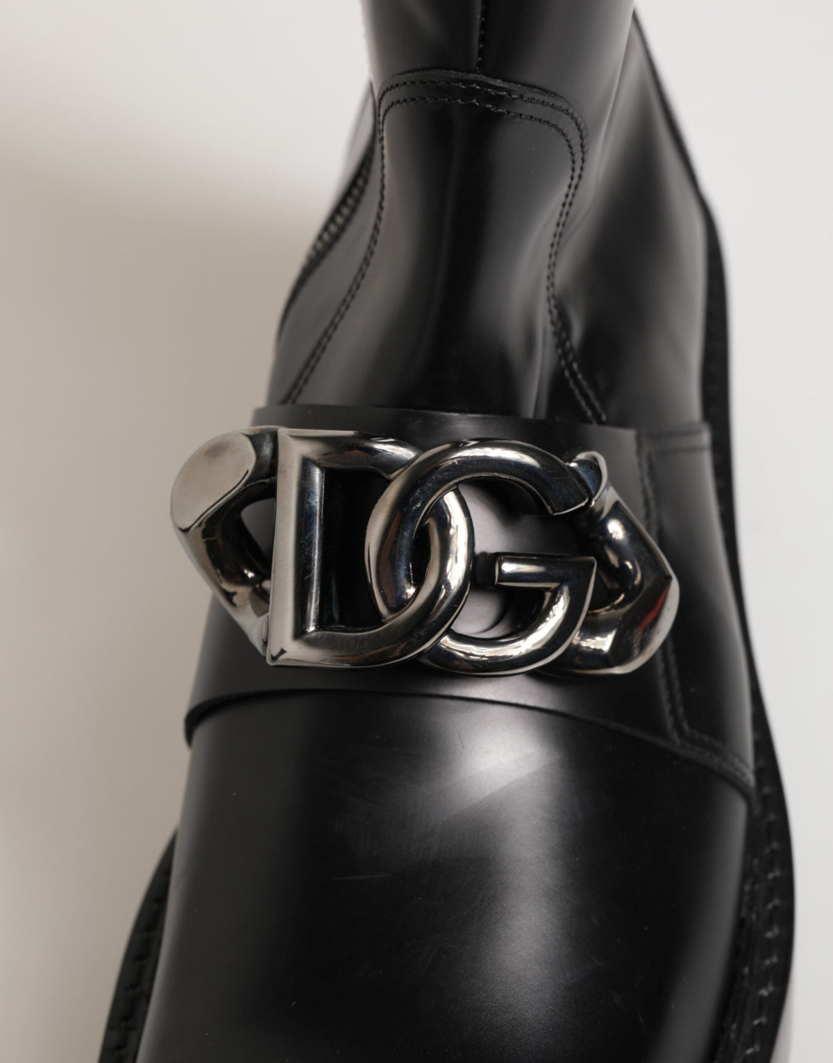 Dolce & Gabbana Schwarze Bikerstiefel mit Logo-Plakette, wadenhoch