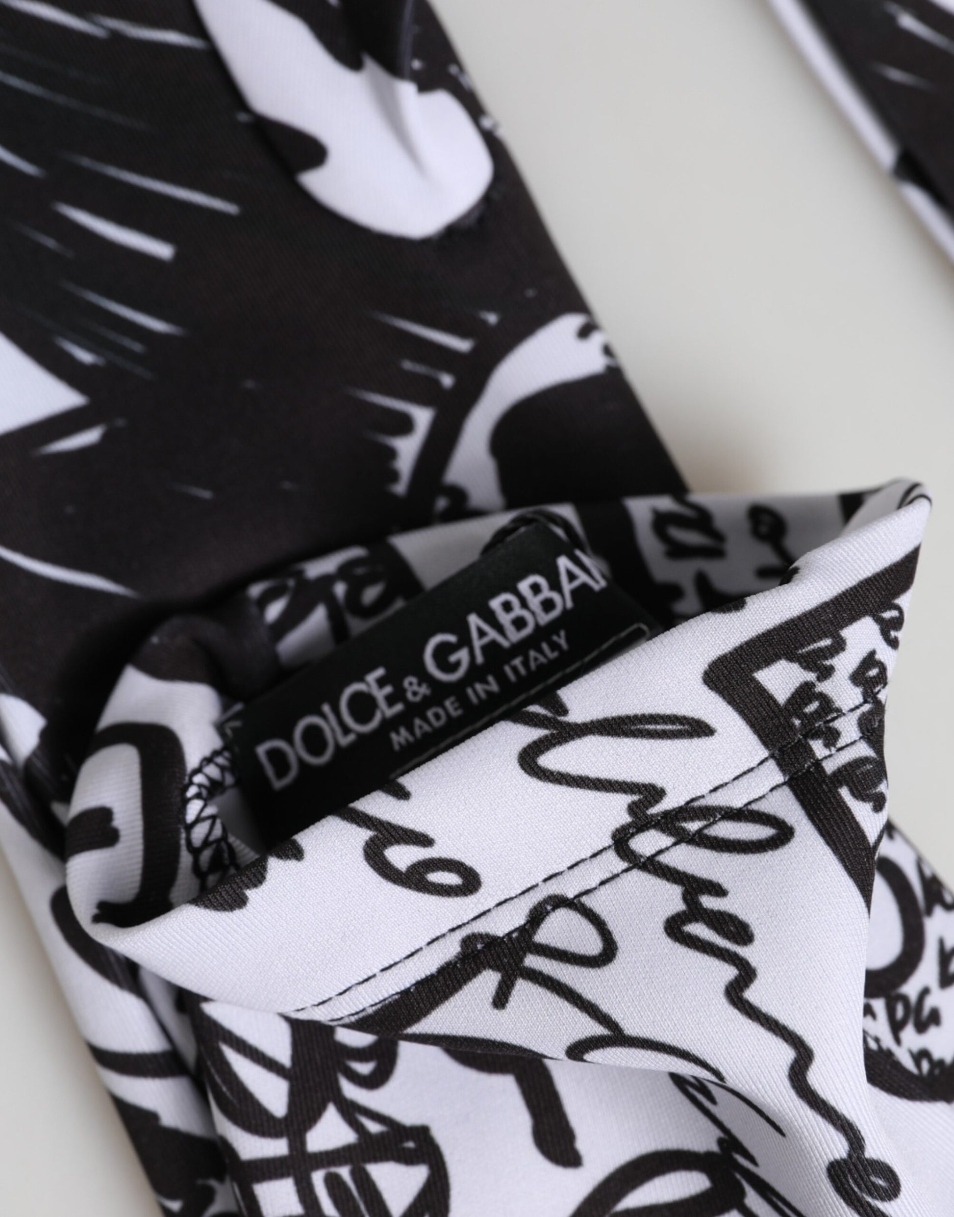 Dolce & Gabbana Black Gloves for Women detail view
