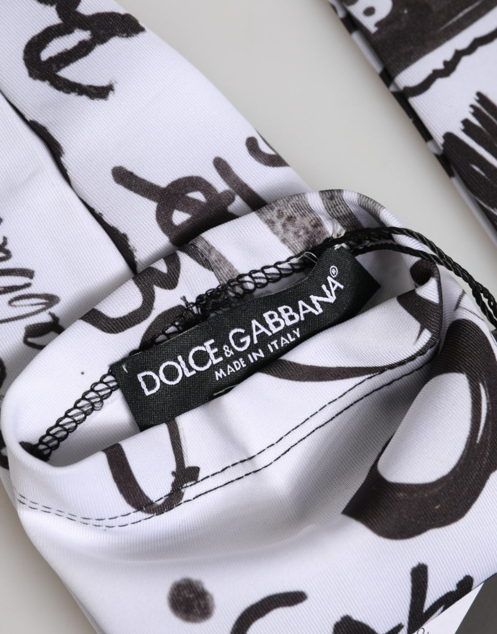 Gants mitaines Dolce & Gabbana noirs et blancs avec logo DG, longueur coude