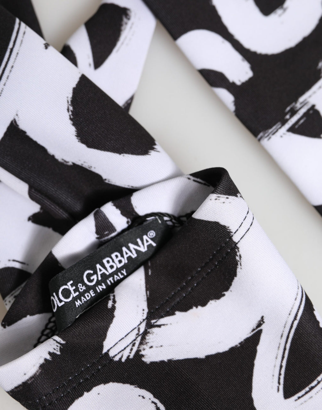 Gants mitaines Dolce & Gabbana noirs et blancs avec logo DG, longueur coude