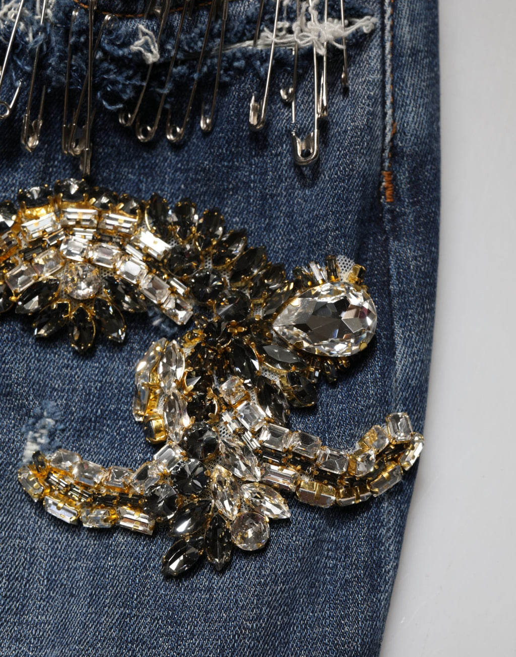 Jean en denim orné de strass en coton bleu Dolce & Gabbana