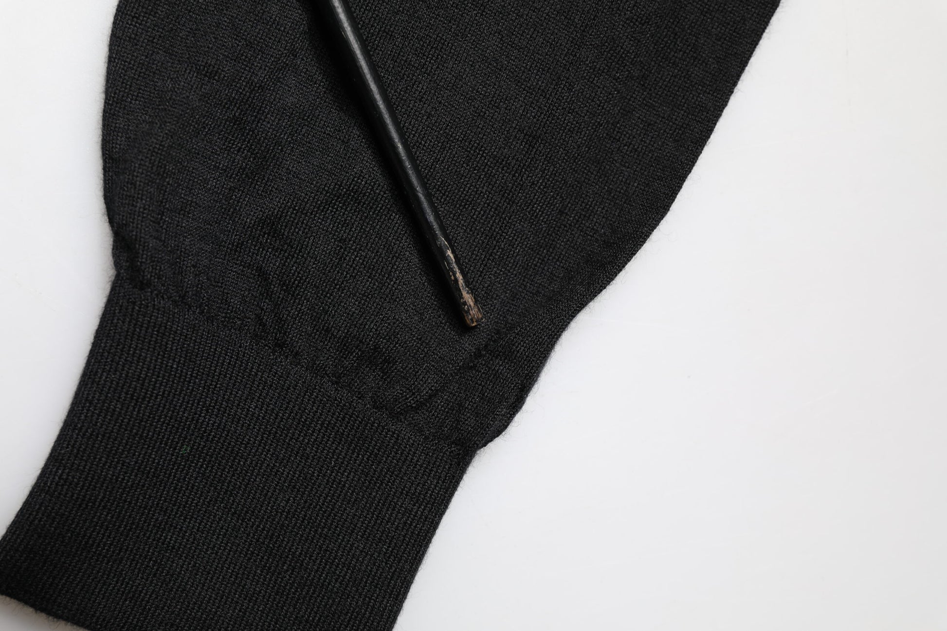 Dolce & Gabbana Pull Homme Col V en Cachemire Noir