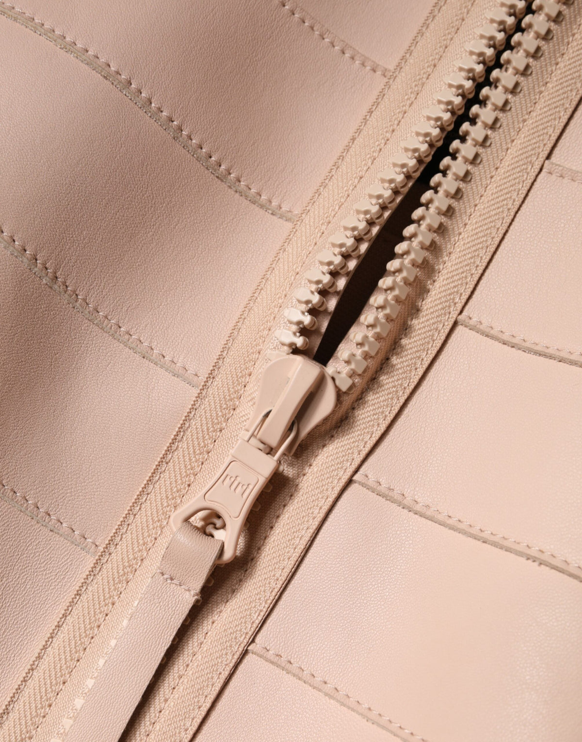 Dsquared² Beigefarbenes Leder-Minikleid mit kurzen Ärmeln