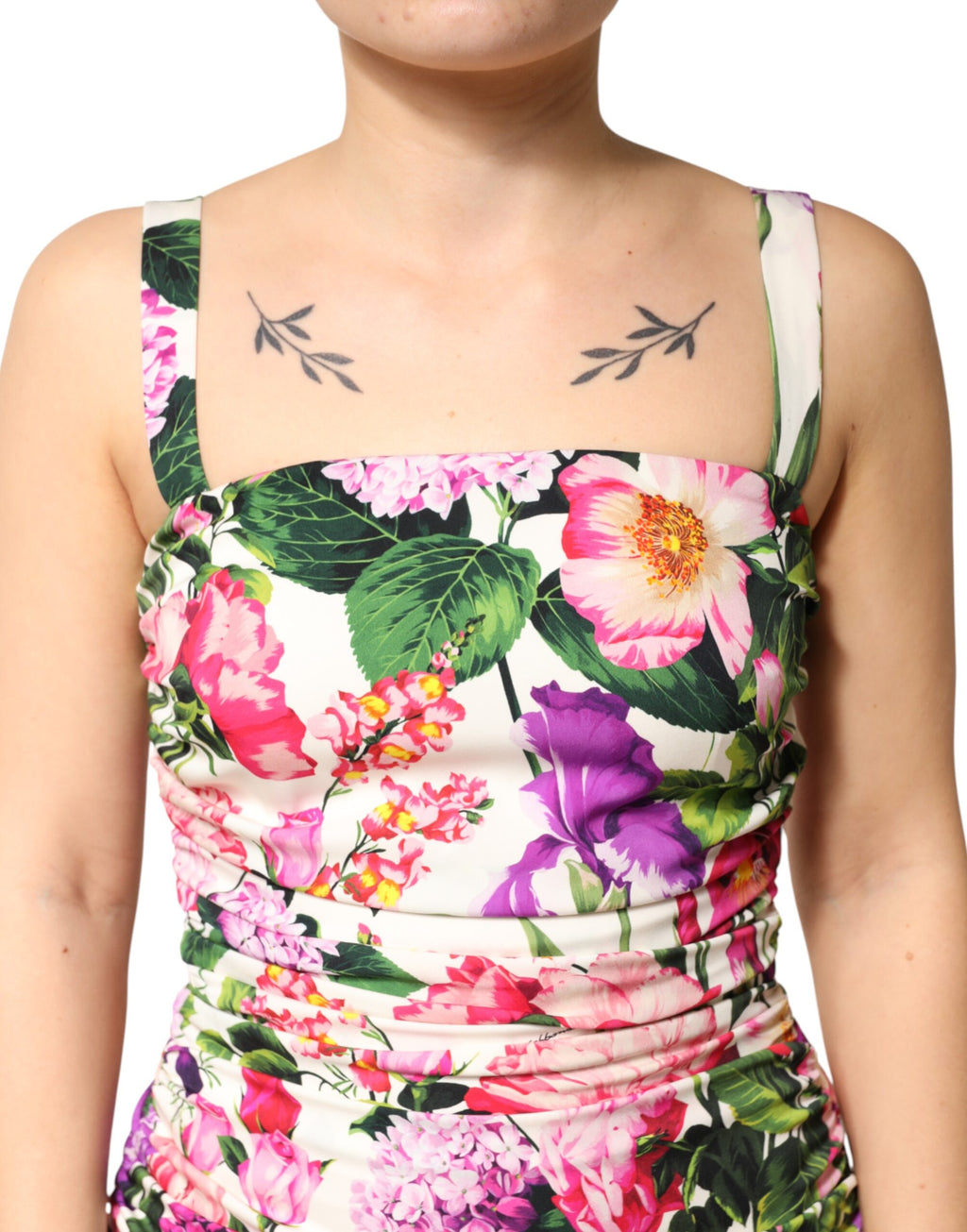 Mini-robe ruchée en soie charmeuse multicolore à imprimé floral Dolce & Gabbana