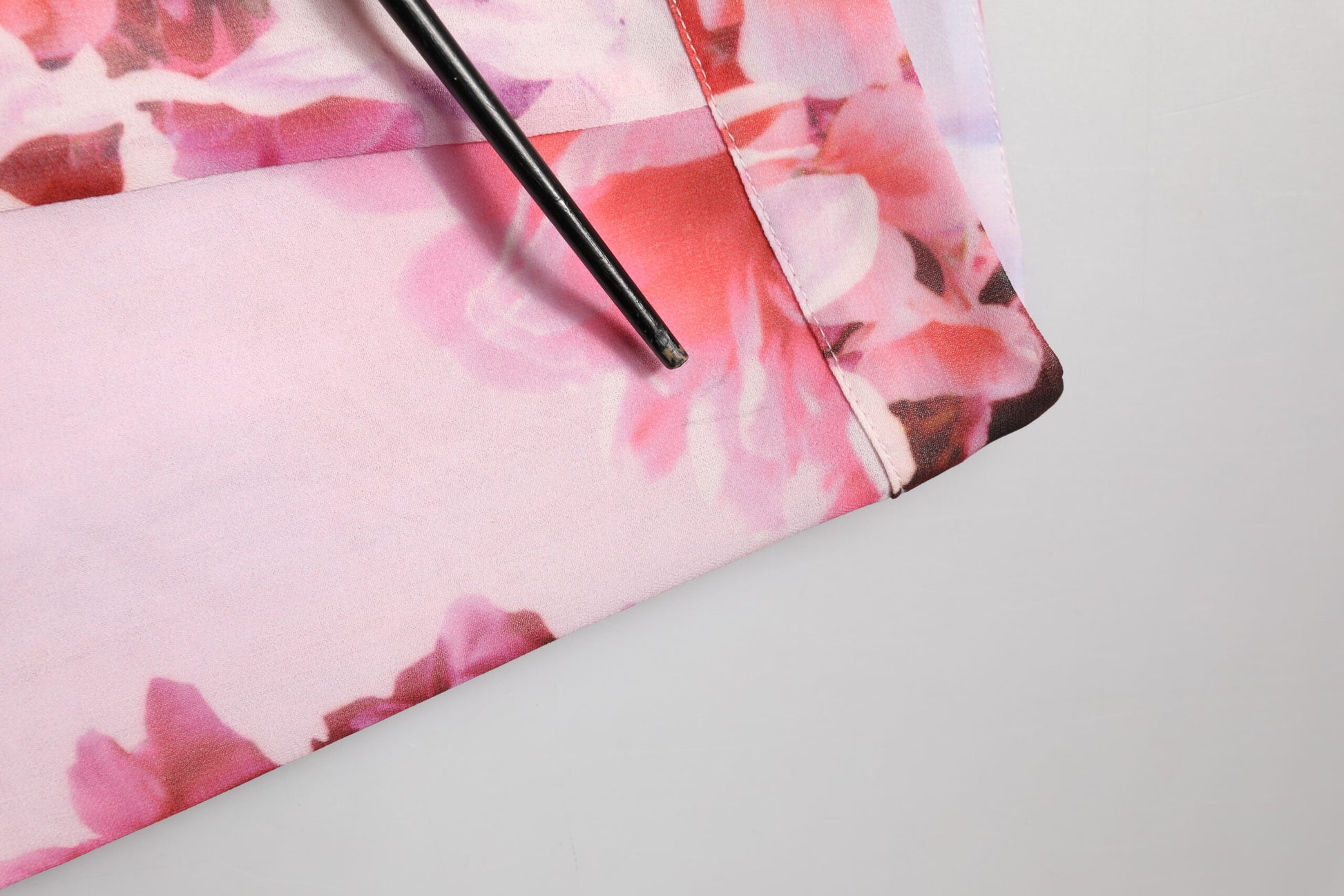Guess By Marciano Pink Chino Pants for Women additional view
